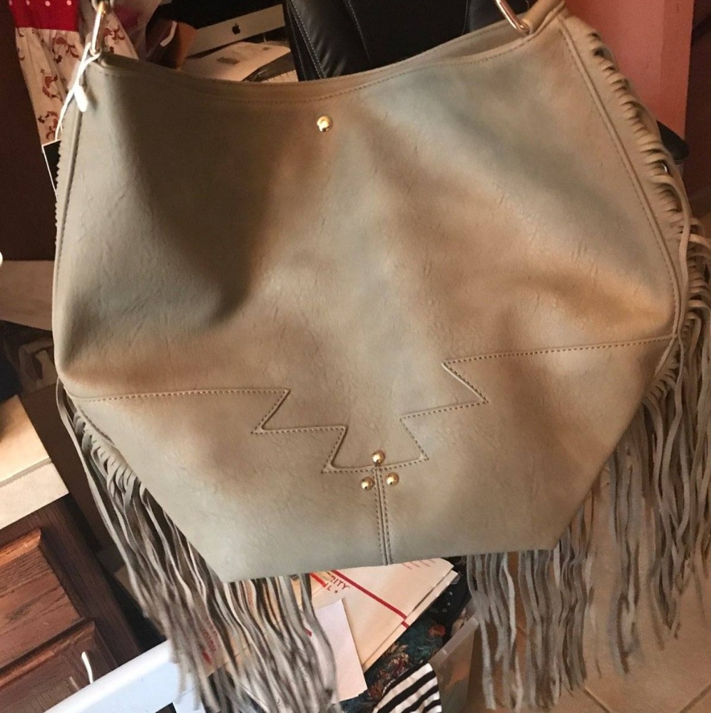 🌟HOST PICK 6/23 🌟 Faux Leather Hobo Fringe Bag